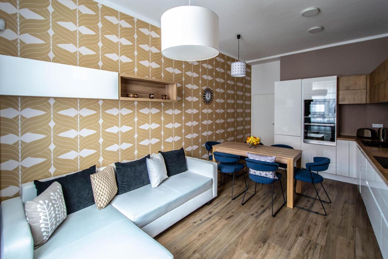 Executive Bright Apt. By Ruterra Prag